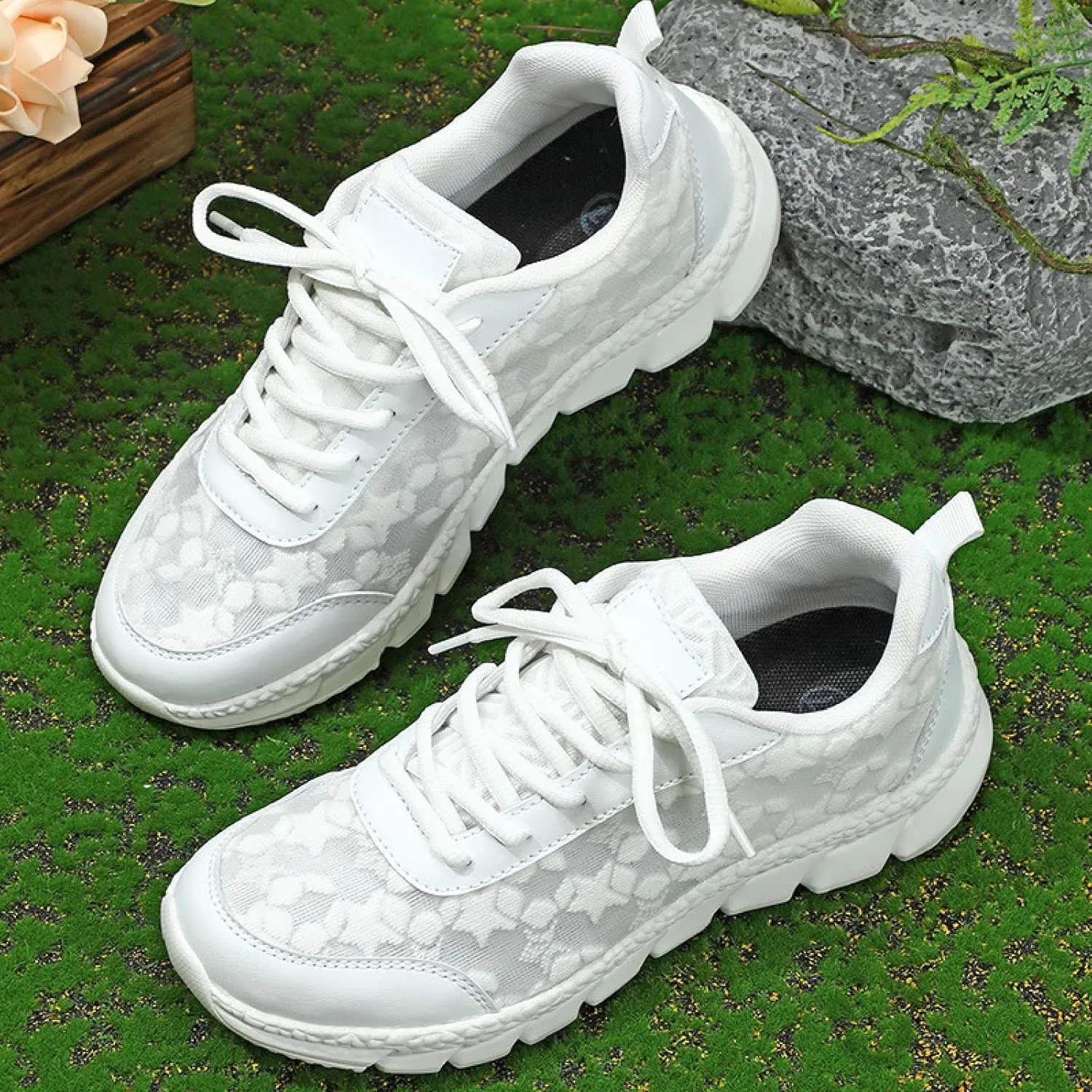 2024 New Women's Luxurious Orthopedic Sneakers, Hollow Breathable Mesh Shoes, Comfortable Hollow Running Shoes