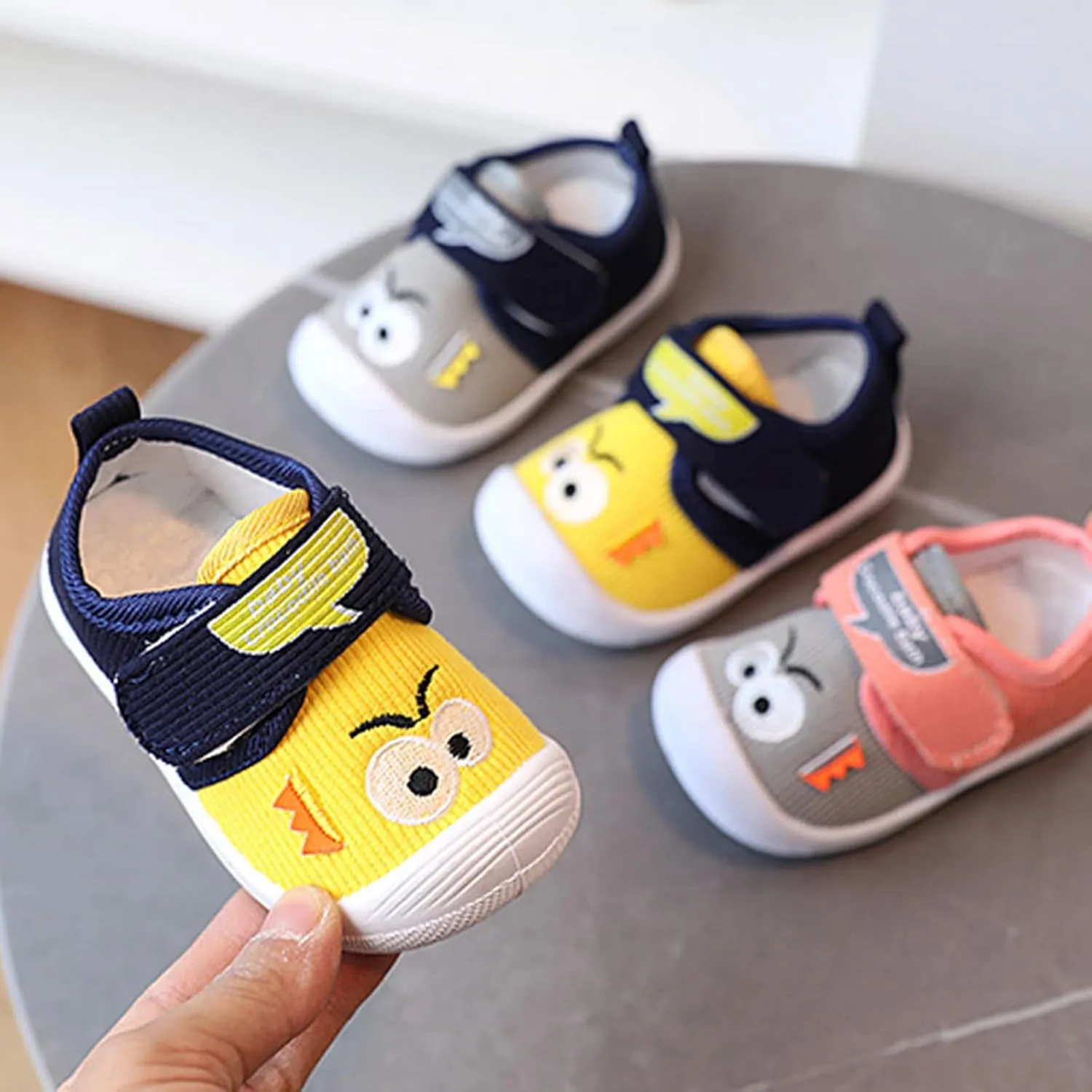 Baby Girls Boys Squeaky Shoes Lightweight Breathable Non-Slip Sneakers Infant First Walking Shoes Outdoor Indoor
