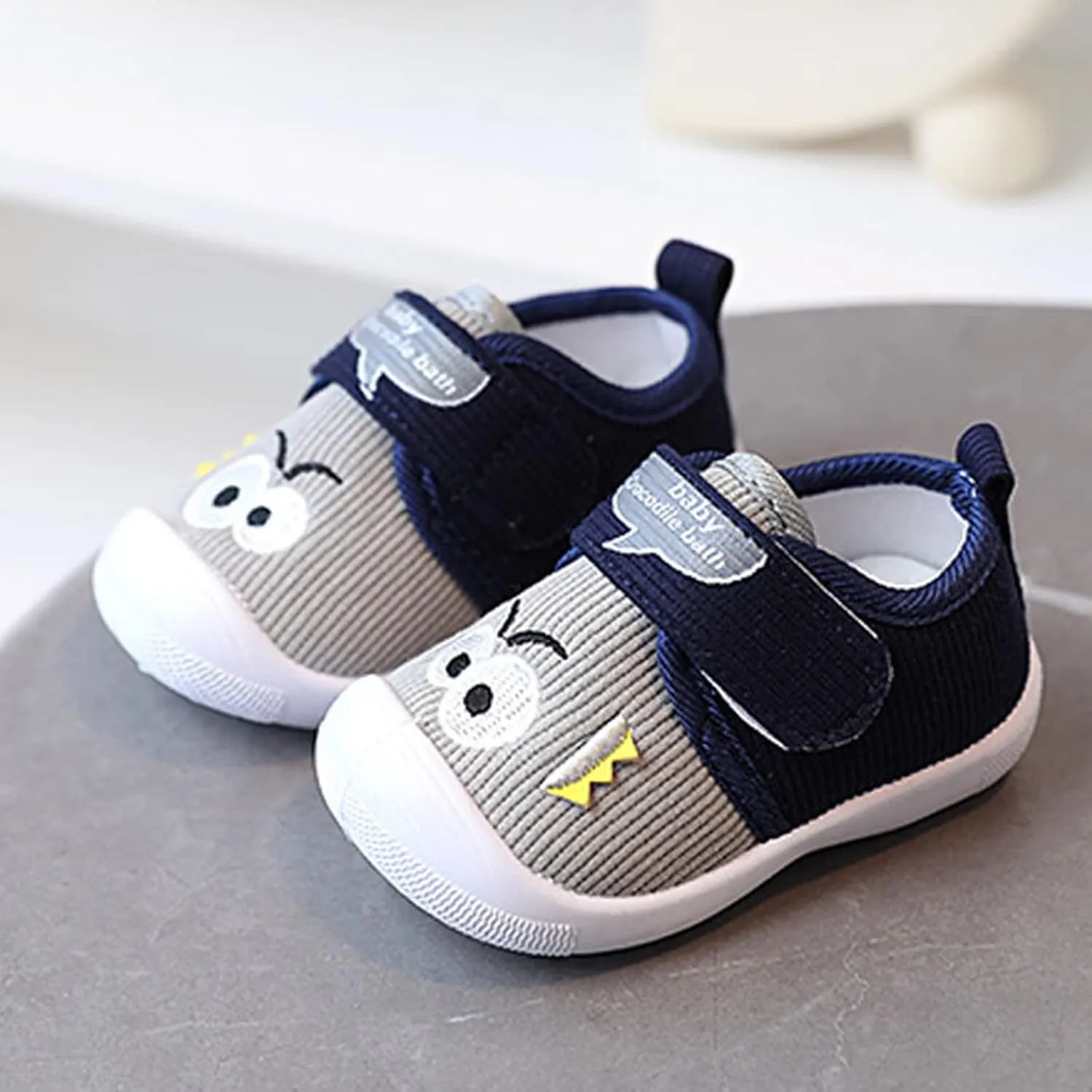 Baby Girls Boys Squeaky Shoes Lightweight Breathable Non-Slip Sneakers Infant First Walking Shoes Outdoor Indoor
