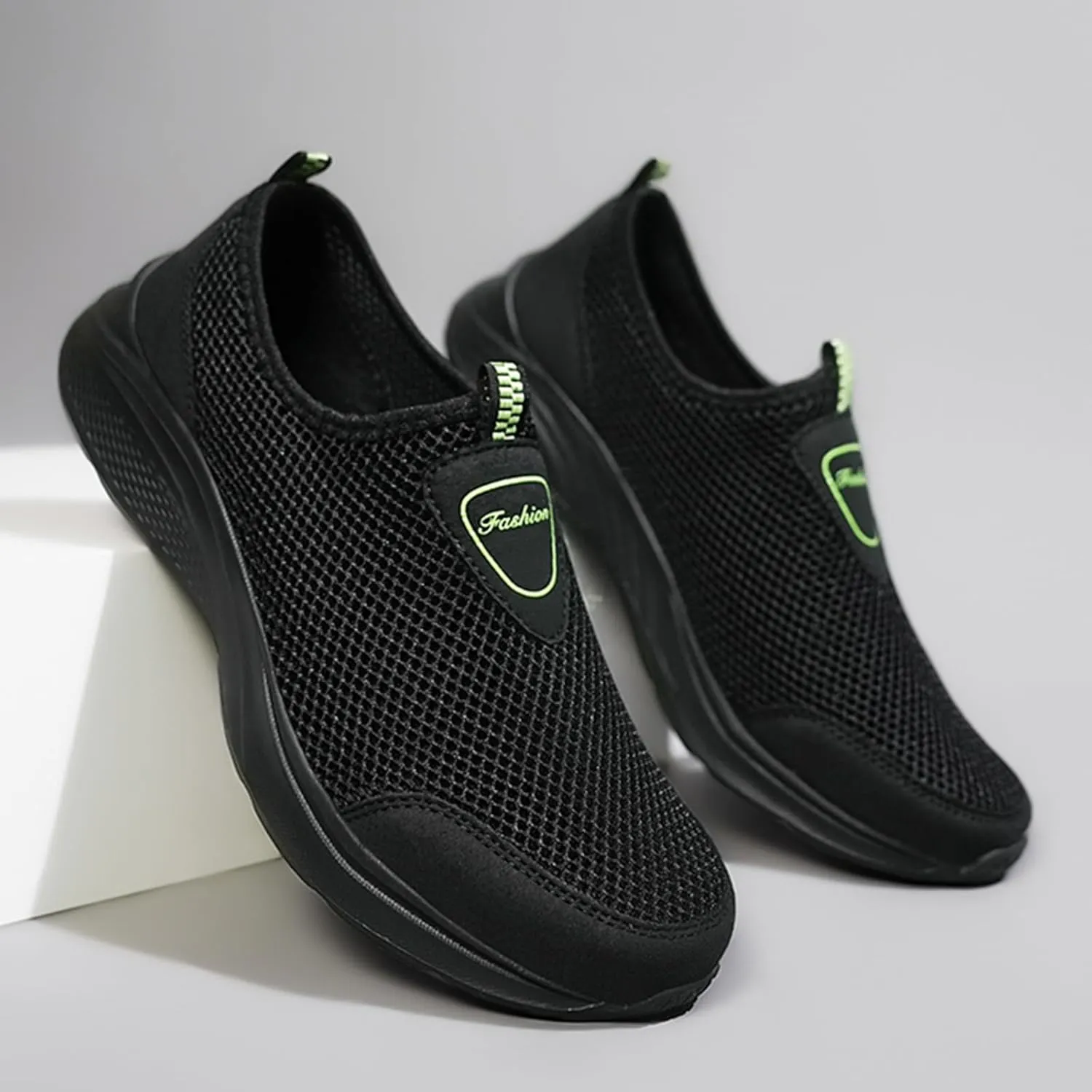 Men Sports Shoes Fashionable New Pattern Simple Pure Color Mesh Breathable Comfortable Hiking Shoes Sneaker Mens